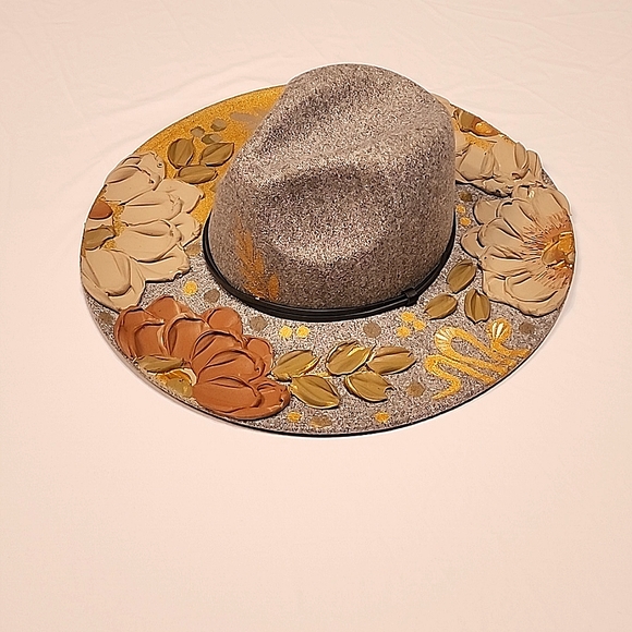 Beyond the canvas by Yaya Accessories - Beyond the Canvas by Yaya wearable art wide brimmed hat